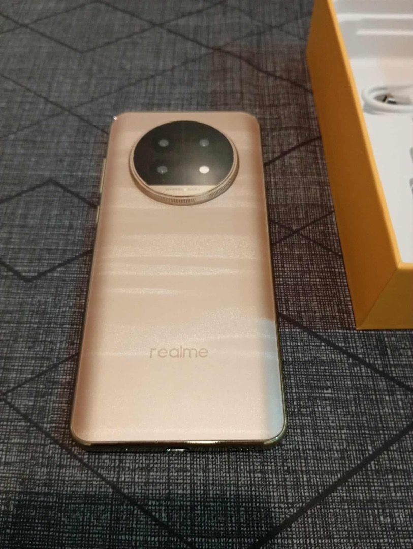 Realme 13 Pro Plus (Category: Realme) located in Pateros City. Submitted by panda.paola (Listing ID 1394802792, Image 1). Description: .