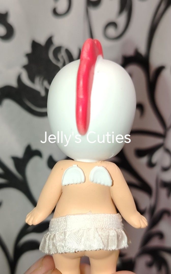 Sonny Angel Cockerel/ Chicken (Top grade) (Category: Designer & Blind Box Toys) located in Mandaluyong City. Submitted by strawbbbji (Listing ID 1394867238, Image 2). Description: Fake!! So expect po na may major manu defect pero cutie pa rin naman hehe.