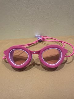 (Category: ) located in . Submitted by wardrobexx (Listing ID 1394941358, Image 1). Description: .