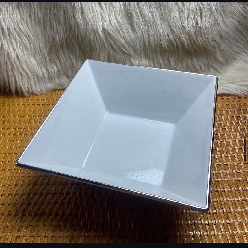 Square Serving Bowl with Silver Trim (Category: Other Kitchenware & Tableware) located in Taguig. Submitted by Rare_findsmnl (Listing ID 1394965868, Image 1). Description: #clearanceSale ₱100 Style de vie square bowl ₱150 Silver lining intact Vguc Source: England H: 2” Square serving bowl - White interior - Silver trim - Modern design - Ideal for appetizers, salads, or desserts - Adds elegance to your table.