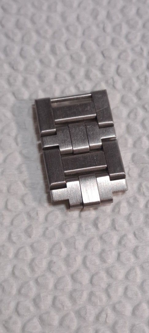 Stainless Steel Watch Bracelet (Category: Men's Watches) located in Quezon City. Submitted by mastervintage (Listing ID 1394795471, Image 2). Description: ebel bracelet links 16mm 2 pcs available 1.5k eah.