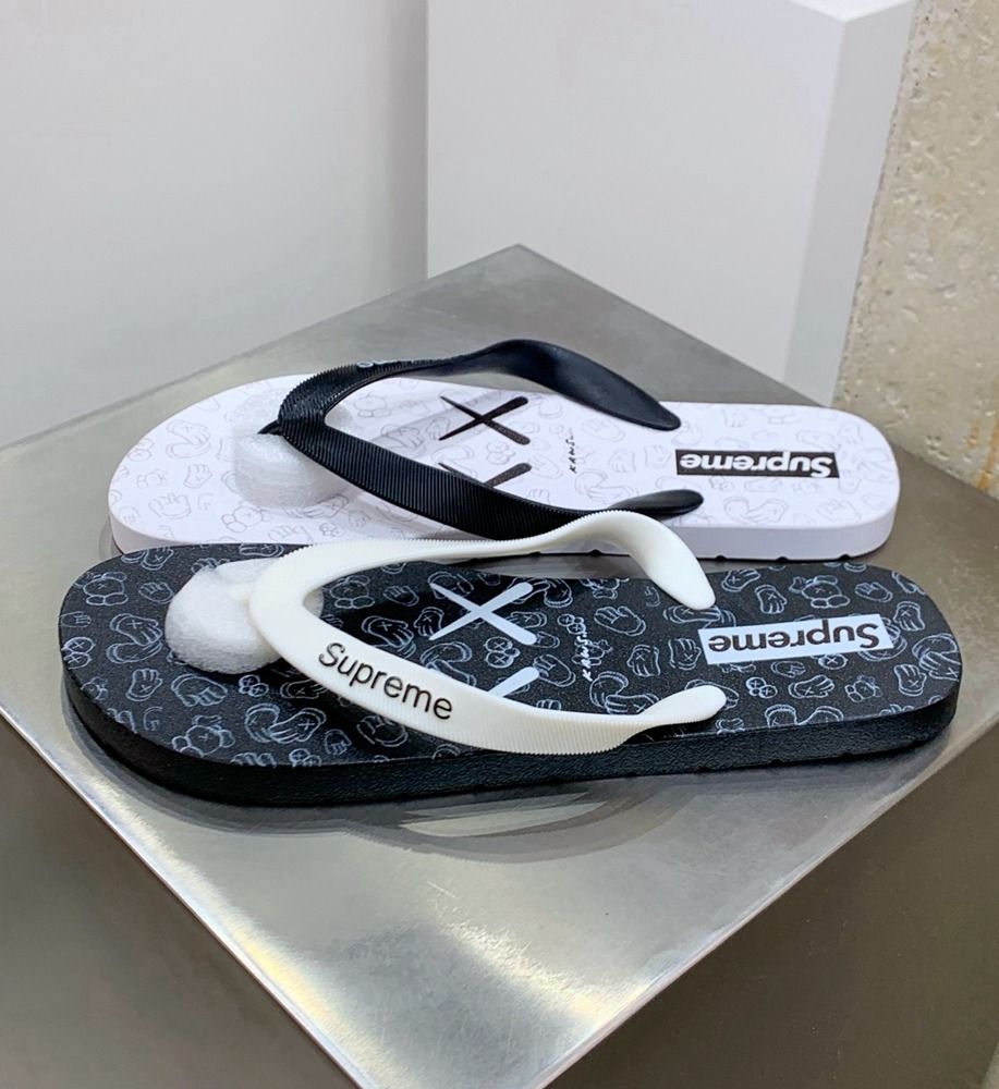 Sandal Kaws Sandal Supreme Original Sandak Kaws Unisex Sandal Slop