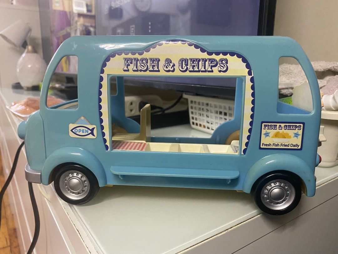 SYLVANIAN FAMILIES FISH & CHIPS VAN CAR LIMITED EDITION - Preloved / Selling As Is - No Accessories (Category: Vehicle & Diecast Models) located in Manila. Submitted by madmaxshop (Listing ID 1394820375, Image 1). Description: .