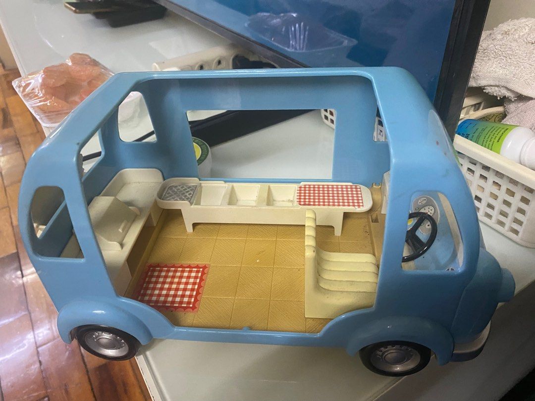 SYLVANIAN FAMILIES FISH & CHIPS VAN CAR LIMITED EDITION - Preloved / Selling As Is - No Accessories (Category: Vehicle & Diecast Models) located in Manila. Submitted by madmaxshop (Listing ID 1394820375, Image 3). Description: .