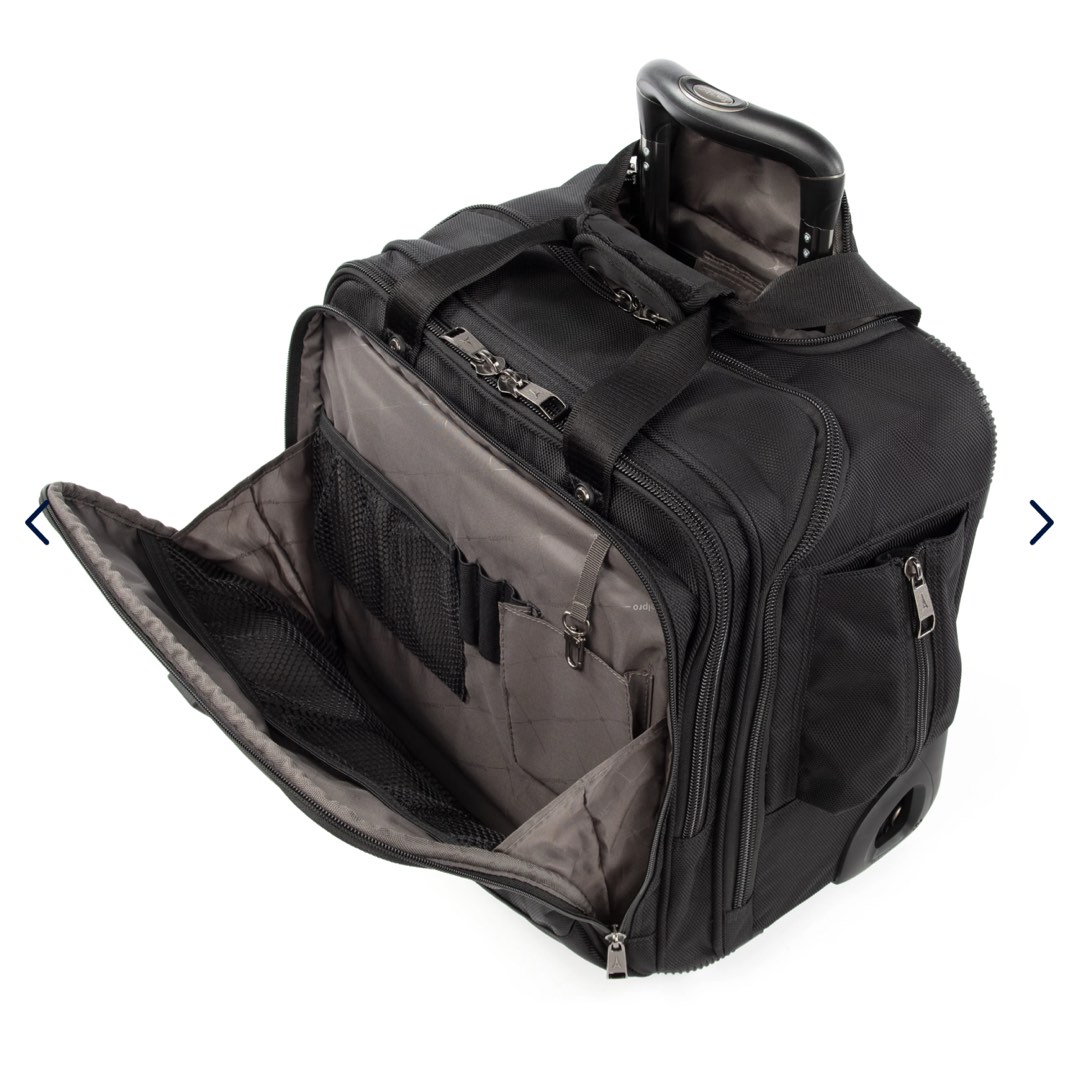 Travelpro FlightCrew5 Horizontal Rolling Overnighter: Durable