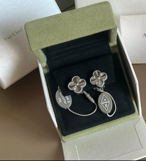 (Category: ) located in . Submitted by thewomanbehindthebrand (Listing ID 1394897960, Image 1). Description: .