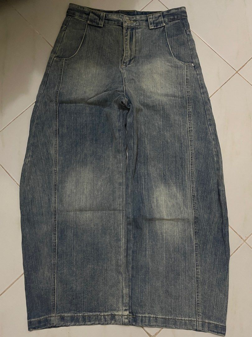 Vintage Baggy Barrel Jeans (Category: Jeans) located in Bulacan. Submitted by mochaelry (Listing ID 1394944744, Image 1). Description: Vintage Baggy Barrel Jeans W: 32 in L: 41 in ± 0.5 in rfs: declutterring delivery by j&t (yours shipping fee) mop: gcash no refunds pm for more details.