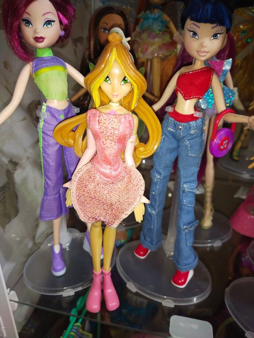 Winx club Flora figure (Category: Figurines & Statues) located in Baguio. Submitted by ems_collects (Listing ID 1394902740, Image 1). Description: * Fixed price * Open for layaway * Shipped from France * Payments thru gcash * j&t courier.