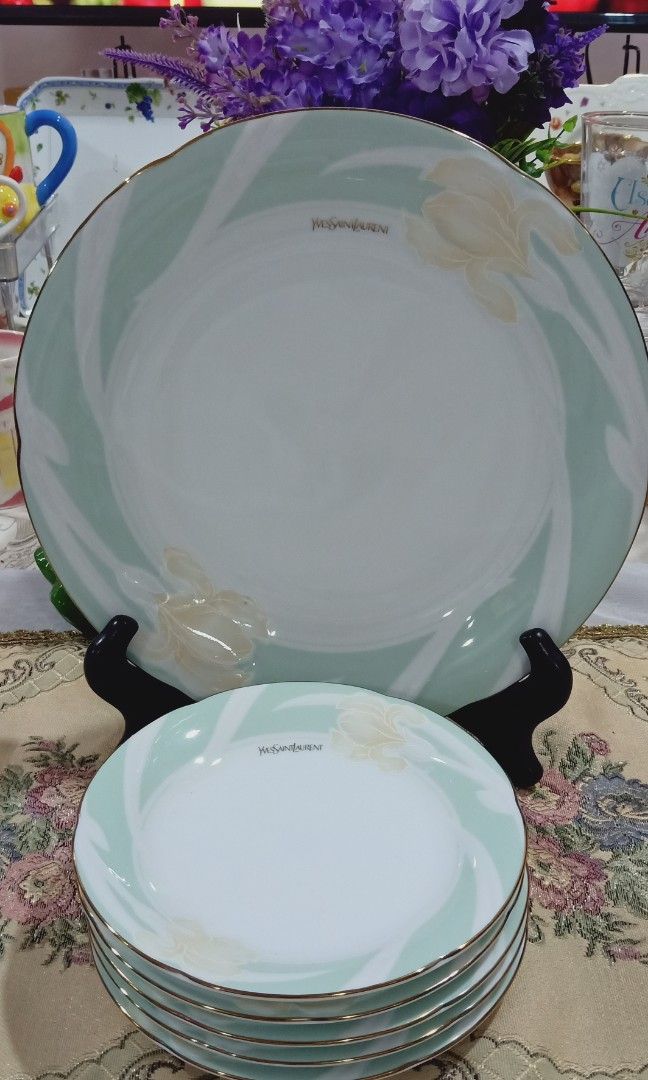 YSL Party set (Category: Dinnerware & Cutlery) located in Cabanatuan. Submitted by miss.maia (Listing ID 1394942374, Image 1). Description: Brand-new condition Cake Platter 5 pcs cake plate.