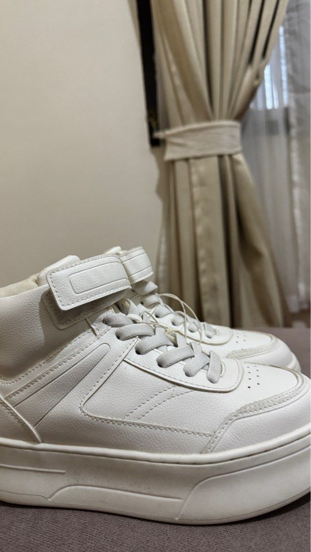 Zara boots (Category: Babies & Kids Fashion) located in Makati City. Submitted by thriftyfive (Listing ID 1394882377, Image 3). Description: .