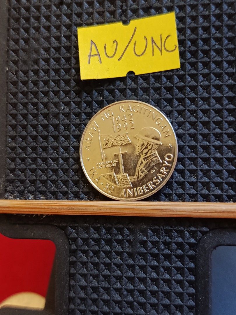 1992 Kagitingan Commemorative Coin (Category: Currency) located in Pateros City. Submitted by CaesarCoin (Listing ID 1395093392, Image 3). Description: Price: 90 pesos Condition: AU / UNC Fix Price po.. Available gat naka post Additional 150 pesos for shipping JRS Express kahit ilang Coin bilhin 150 pesos lang ang Shipping Payment Method Gcash to Gcash.