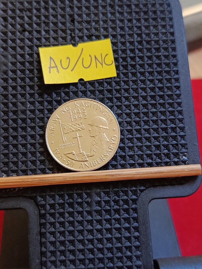 1992 Kagitingan Commemorative Coin (Category: Currency) located in Pateros City. Submitted by CaesarCoin (Listing ID 1395093392, Image 2). Description: Price: 90 pesos Condition: AU / UNC Fix Price po.. Available gat naka post Additional 150 pesos for shipping JRS Express kahit ilang Coin bilhin 150 pesos lang ang Shipping Payment Method Gcash to Gcash.