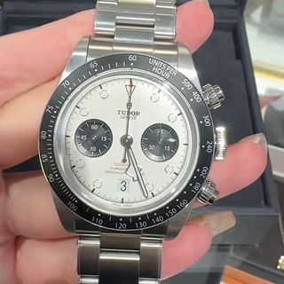 (Category: ) located in . Submitted by watchandbezel (Listing ID 1395071221, Image 1). Description: .