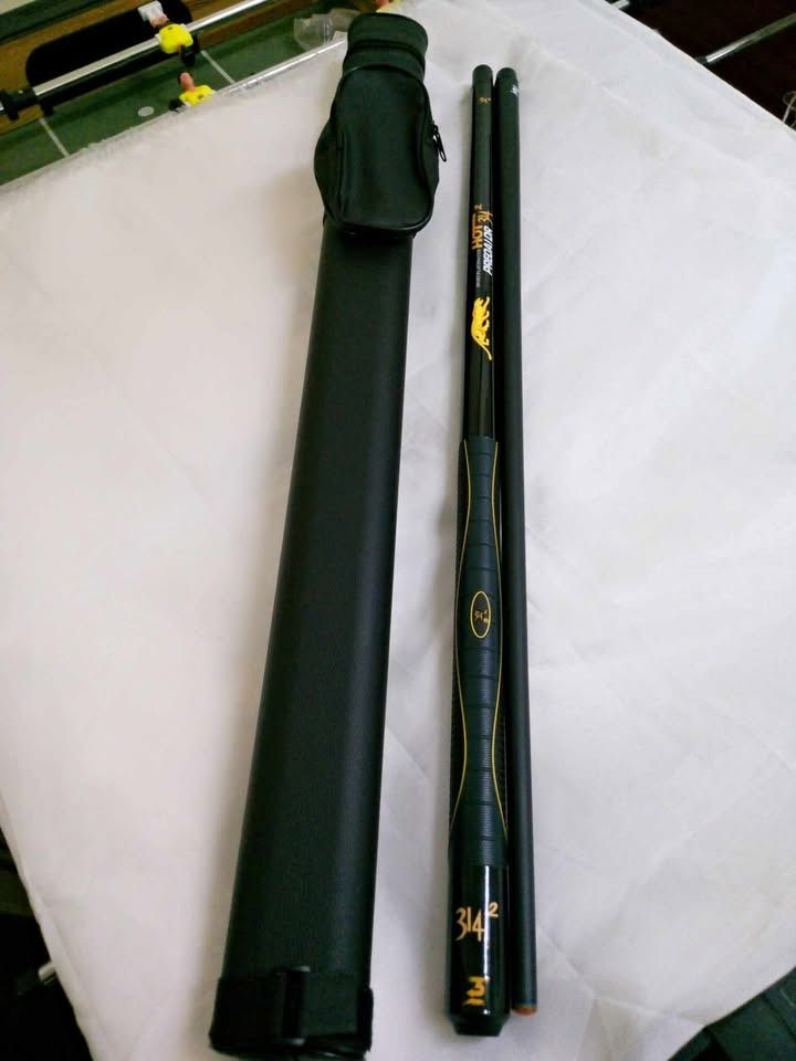 314 PREAOIDR CARBON BILLIARD CUE STICK (Category: Billiards and Bowling) located in San Pablo. Submitted by vennisa.sportssupplies (Listing ID 1395006212, Image 3). Description: 314 PREOAIDR BILLIARD CUE STICK W/ JOINT PROTECTOR / TAKO NG BILYARAN Product Details: ✔Tip size: 13 mm ✔Length: 58 inches ✔Ferrule: Phenolic ✔Shaft: Carbon fiber and Maple wood ✔Joint: Plastic ✔Butt: Plastic ✔Tip: Rainbow Leather layered tip ✔Handgrip: Silica Gel Wrap ✔W
