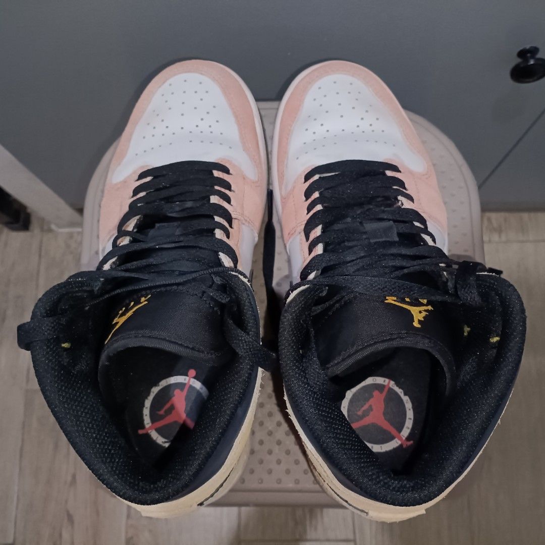 Air Jordan 1 Mid SE - Pink/White (Category: Sneakers) located in Quezon City. Submitted by silverfox.130e36 (Listing ID 1394974256, Image 3). Description: Selling Air Jordan 1 Mid SE Price: 2,000 Good as new / No issue Size: US 7" / UK 6"/ 25cm MOP: Gcash or Bank transfer MOD: Lalamove or LBC SF: c/o buyer Meet up: LRT/MRT Stations or Quezon City RFS: Decluttering.