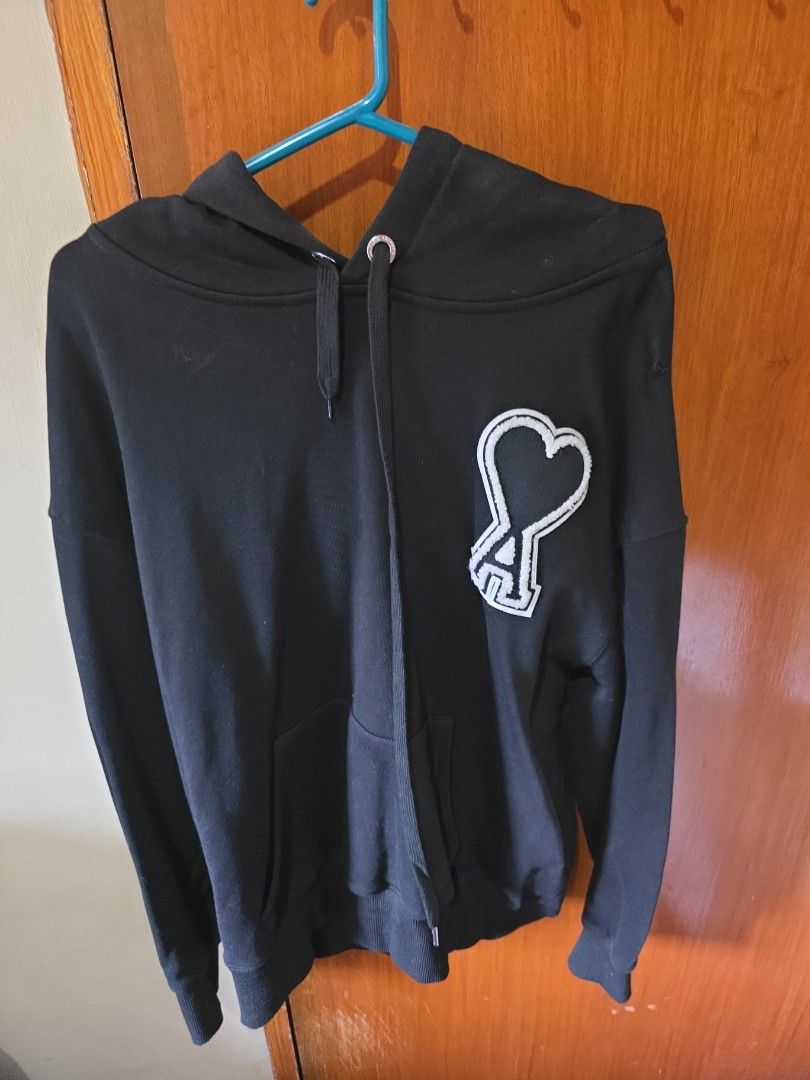 Ami Black Jacket 22x24 need wash (Category: Coats, Jackets and Outerwear) located in Quezon City. Submitted by viber9163490242 (Listing ID 1395049739, Image 1). Description: .