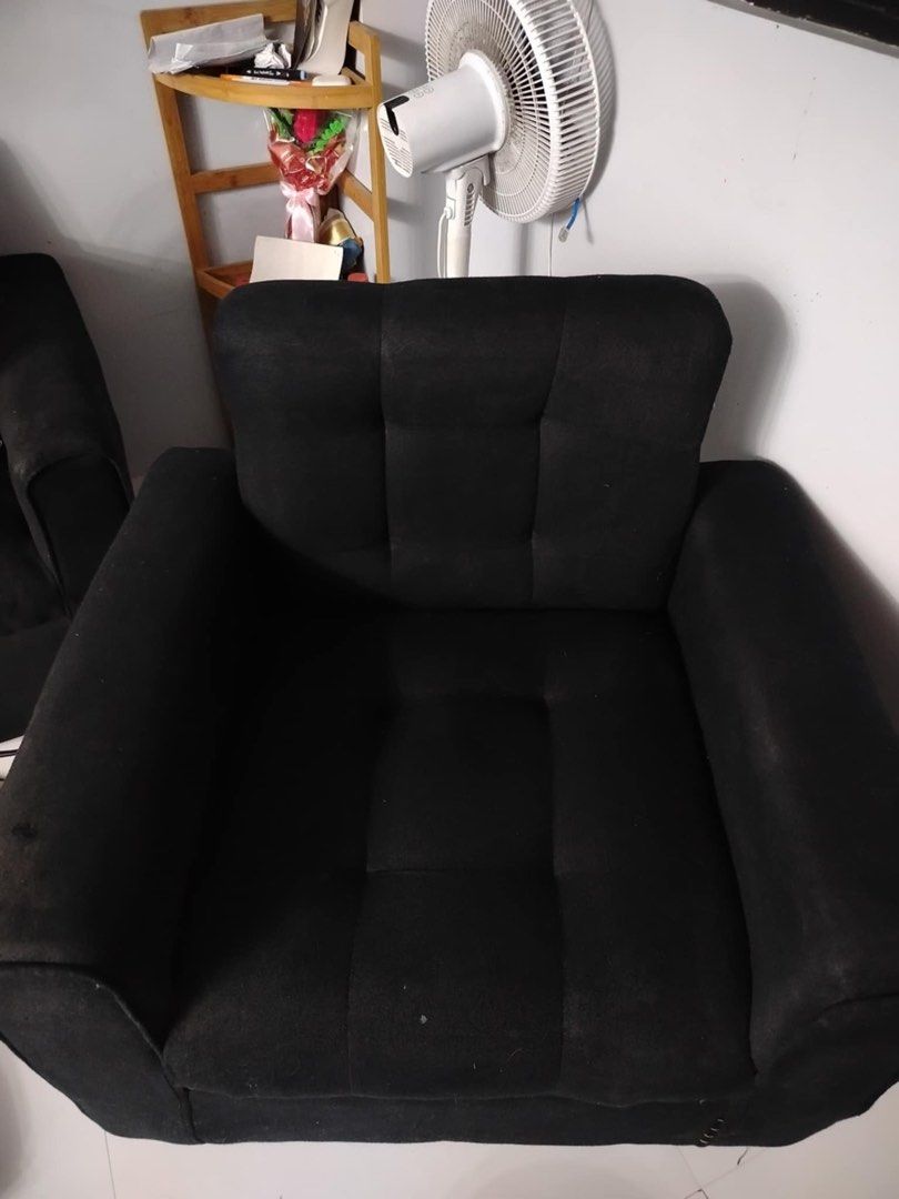 BLACK SOFA SET (Category: Sofas) located in Caloocan City. Submitted by juana_finds26 (Listing ID 1395021808, Image 3). Description: Black SOFA RFS: upgrade .
