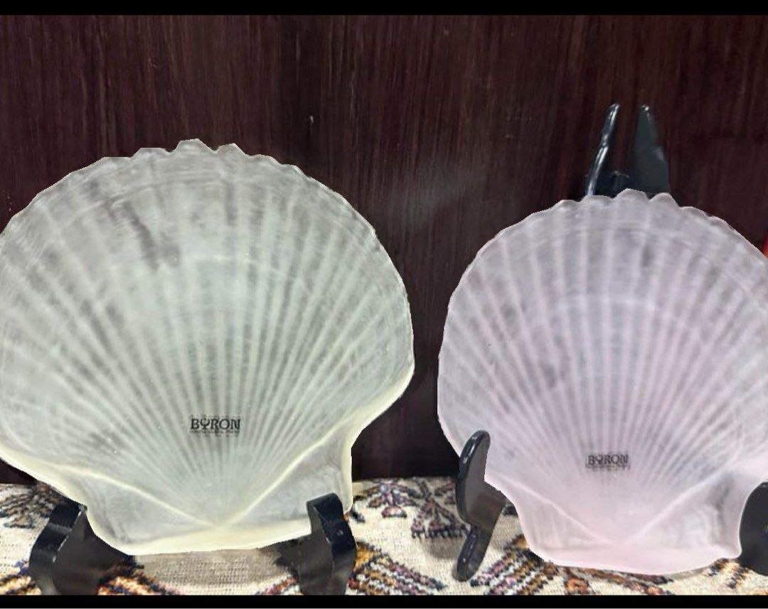 BYRON HIROTA GLASS TOKYO Shell-shaped plates (Category: Dinnerware & Cutlery) located in Antipolo. Submitted by queens.collections (Listing ID 1394995247, Image 1). Description: .