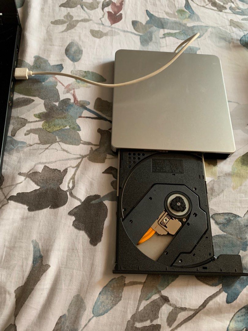 CD Drive USB (Category: Hard Disks & Thumbdrives) located in Rodriguez. Submitted by mbongscloset (Listing ID 1394983514, Image 1). Description: Drive could transfer files from CD to your computer .