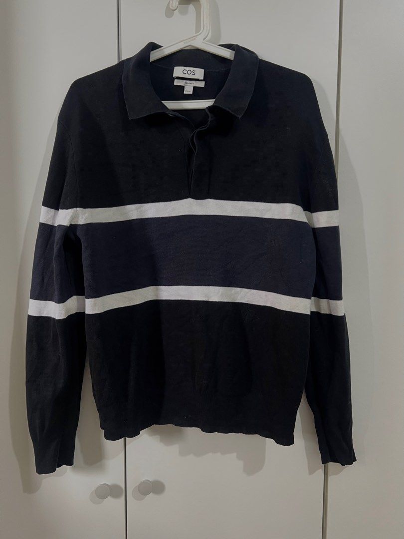Cos sweater (Category: Coats, Jackets and Outerwear) located in Mandaluyong City. Submitted by miss_declutter321 (Listing ID 1395003149, Image 1). Description: Fit S-M.
