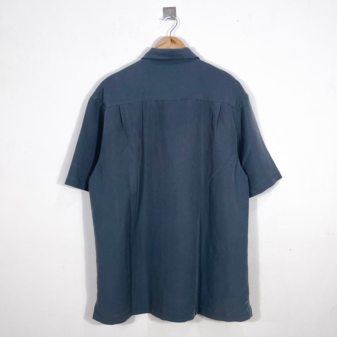 FREESHIP Axist Silk Touch Polo (Dark Green Blue) (Category: Tshirts & Polo Shirts ) located in Las Pinas. Submitted by drunkenmonkeyfinds (Listing ID 1395035963, Image 2). Description: Axist Silk Touch Polo (Dark Green Blue) size: large to extra large chest width: 24″ full body length: 29.5″ shoulder width: 20.5″ great condition, well used, 8/10 rayon, polyester blend white marks front lower right body sundfading upper back mine: 300 free shippin