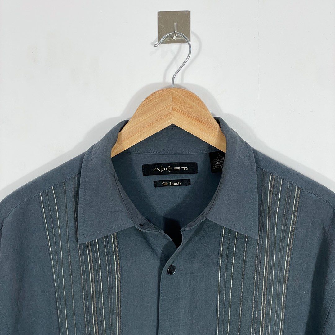FREESHIP Axist Silk Touch Polo (Dark Green Blue) (Category: Tshirts & Polo Shirts ) located in Las Pinas. Submitted by drunkenmonkeyfinds (Listing ID 1395035963, Image 3). Description: Axist Silk Touch Polo (Dark Green Blue) size: large to extra large chest width: 24″ full body length: 29.5″ shoulder width: 20.5″ great condition, well used, 8/10 rayon, polyester blend white marks front lower right body sundfading upper back mine: 300 free shippin
