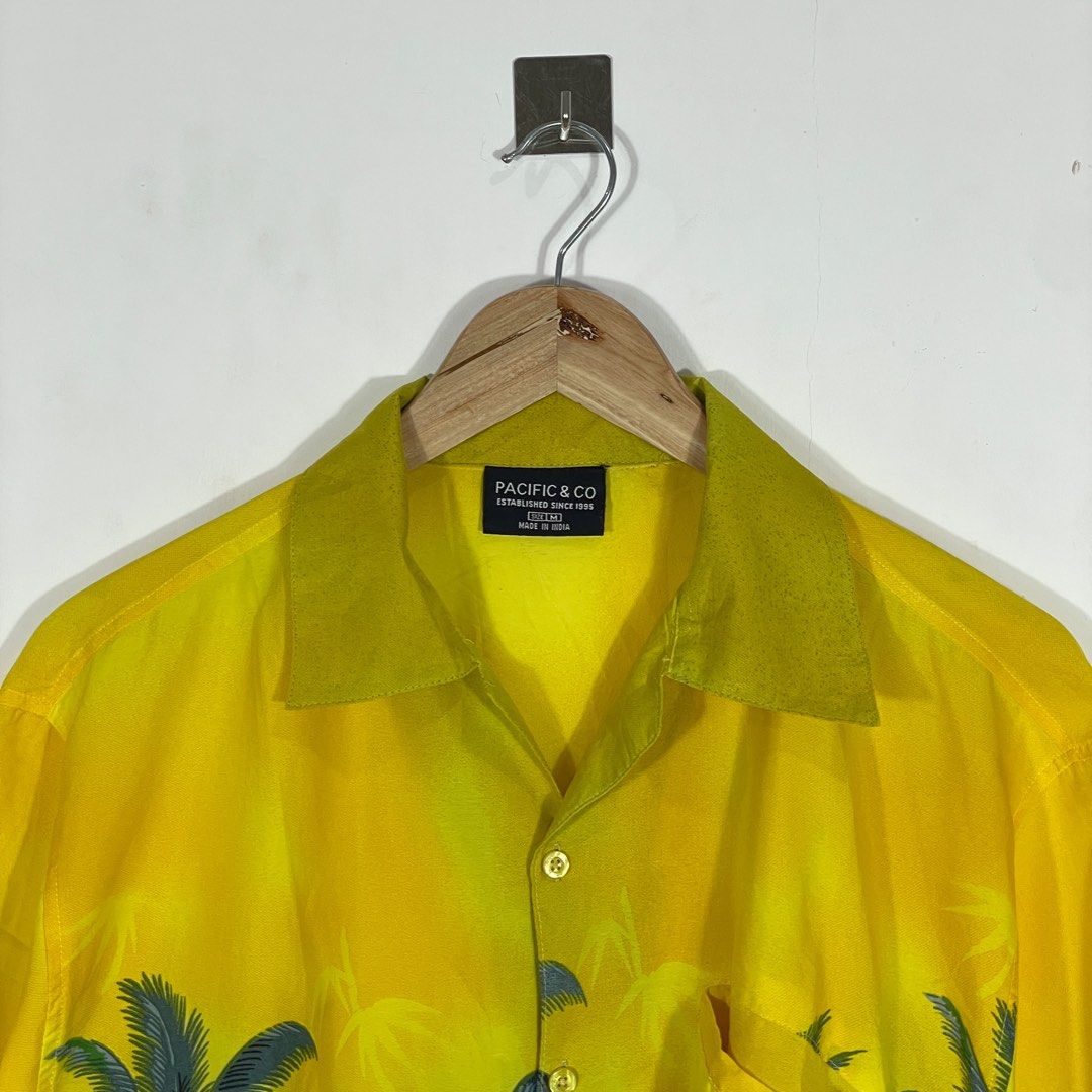 FREESHIP Pacific & Co Tropical Printed Shirt (Yellow) (Category: Tshirts & Polo Shirts ) located in Las Pinas. Submitted by drunkenmonkeyfinds (Listing ID 1395032096, Image 3). Description: Pacific & Co Tropical Printed Shirt (Yellow) size: large to extra large chest width: 23″ full body length: 29.5″ shoulder width: 21″ great condition, lightly used, 9/10 mine: 500 free shipping ——- actual color may vary in person due to camera lighting pieces a