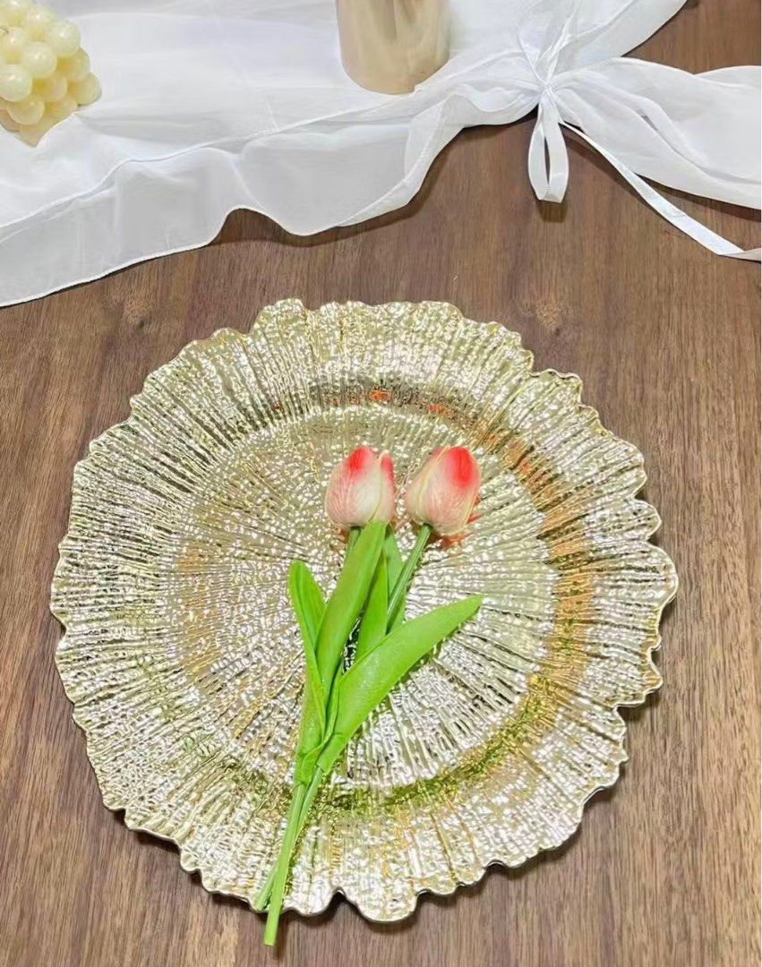 Gold charger plate PVC material only (Category: Dinnerware & Cutlery) located in Gloria. Submitted by sheribells (Listing ID 1395135575, Image 1). Description: .