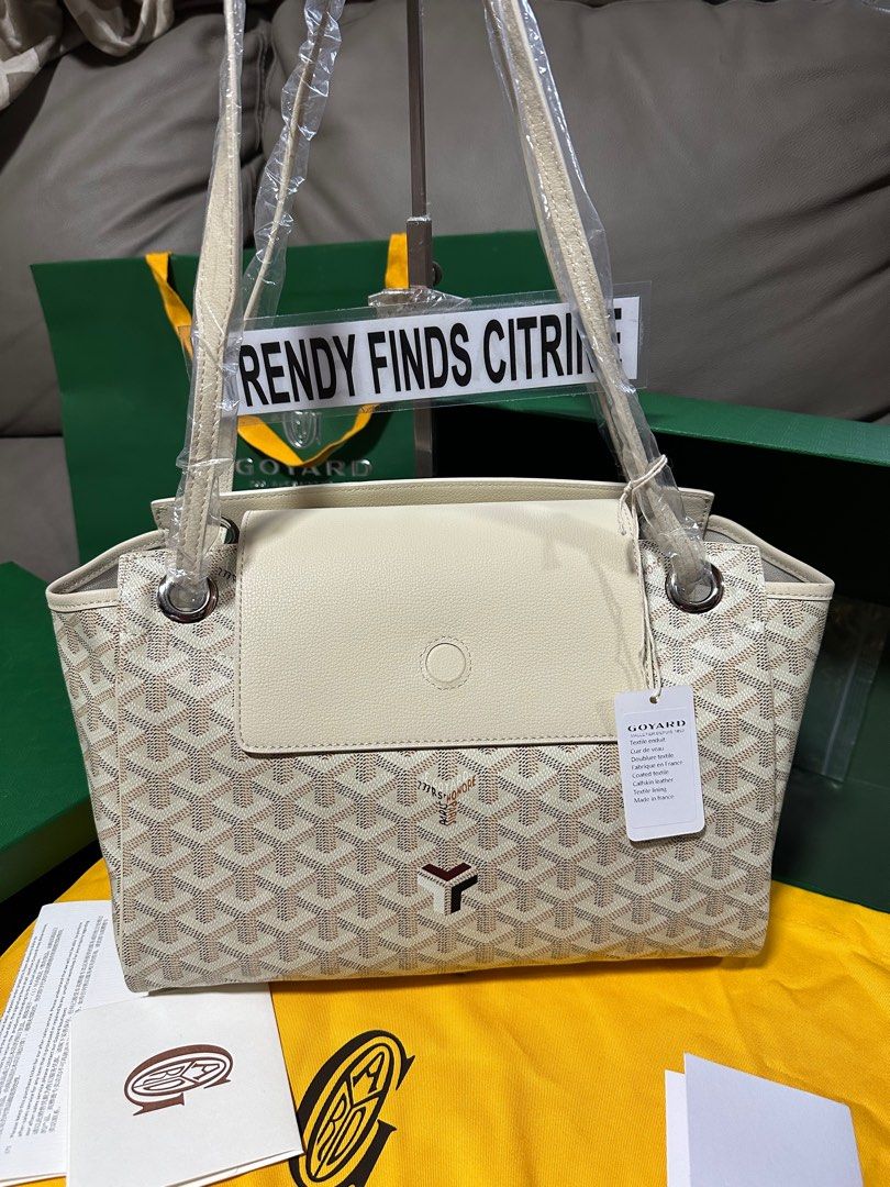 🇯🇵Goyard Rouette Limited Edition (Category: Luxury Bags & Wallets) located in Manila. Submitted by trendyfindscitrine (Listing ID 1395071486, Image 1). Description: Actual photo Wh@t y0u see is what you get .