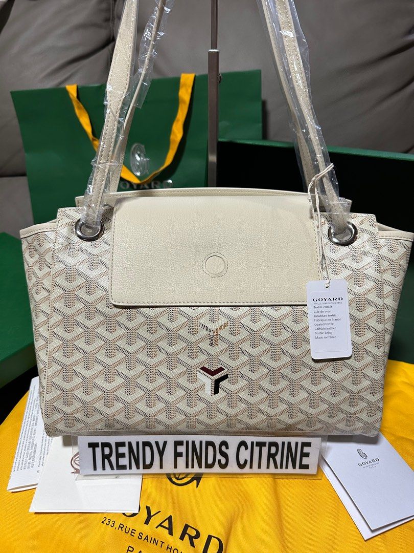 🇯🇵Goyard Rouette Limited Edition (Category: Luxury Bags & Wallets) located in Manila. Submitted by trendyfindscitrine (Listing ID 1395071486, Image 2). Description: Actual photo Wh@t y0u see is what you get .