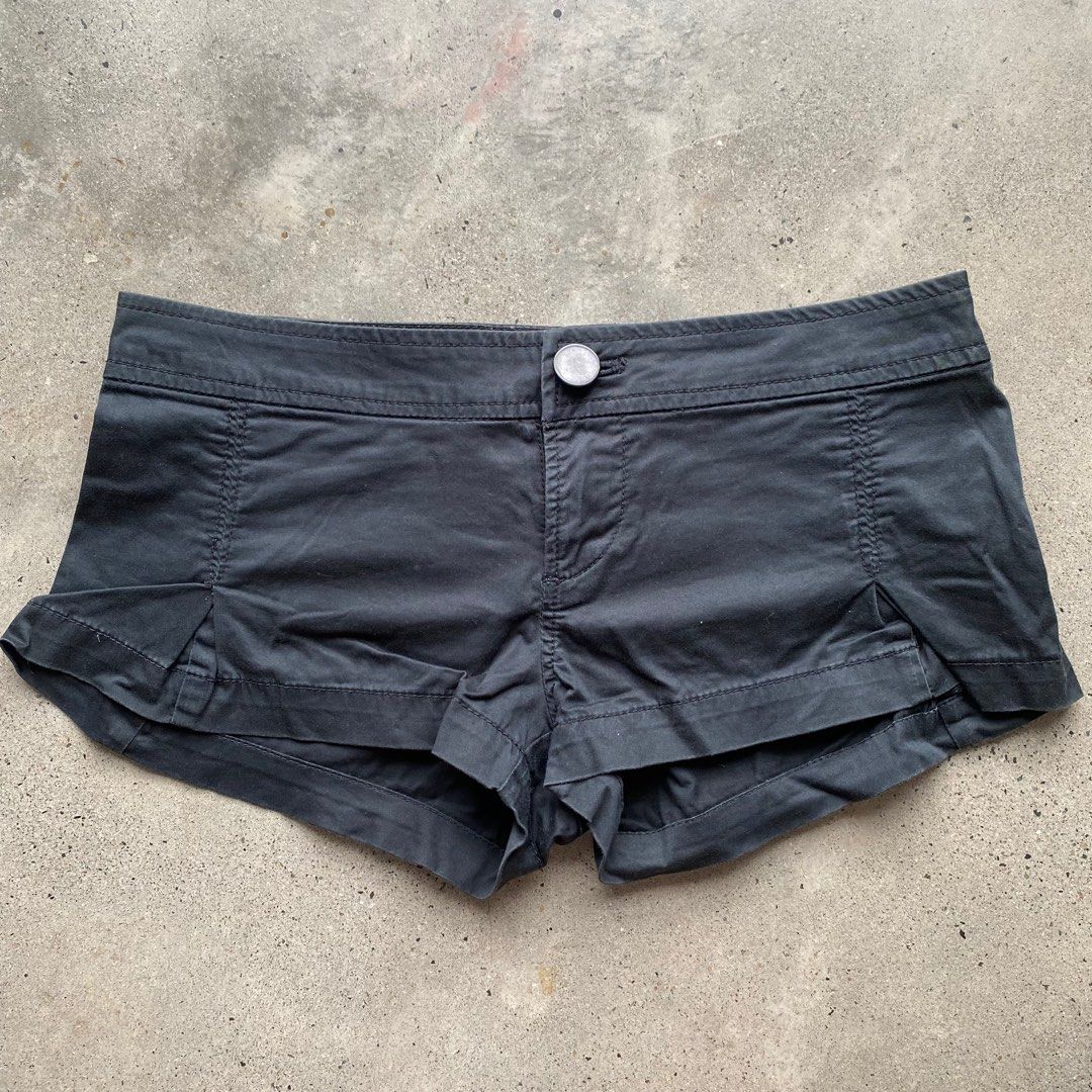 Guess Jeans Black Shorts Size 27 (Category: Shorts) located in Quezon City. Submitted by maravia (Listing ID 1395081260, Image 1). Description: - Guess Jeans shorts - Size 27 - Button closure - Two back pockets - Guess logo embroidery - Material: 98% cotton, 2% spandex - Stylish and comfortable.