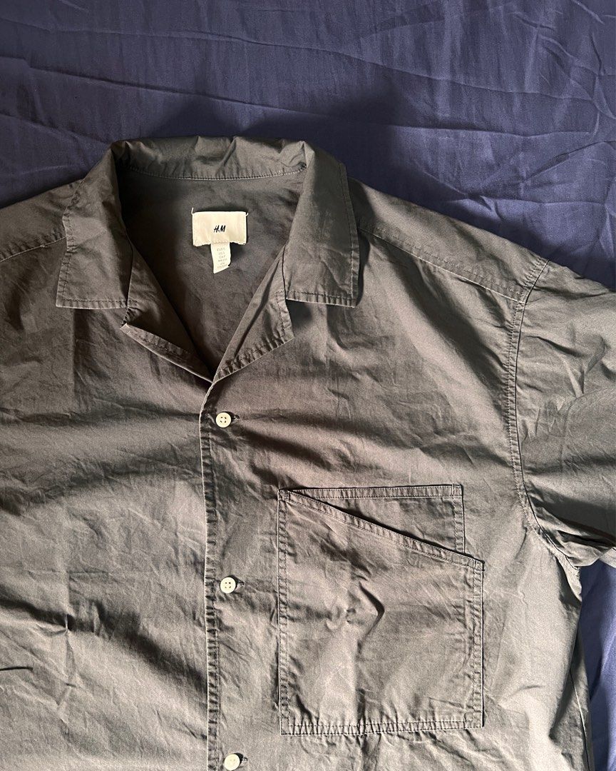 H&M Dark Grey Polo (Category: Tshirts & Polo Shirts ) located in Quezon City. Submitted by samdolor (Listing ID 1395045455, Image 2). Description: .