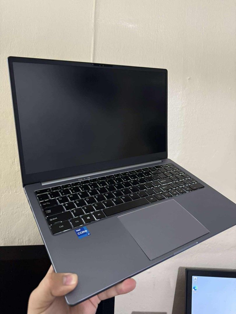 Huwia Laptop (Category: Laptops & Notebooks) located in Manila. Submitted by lhainelovi71994 (Listing ID 1395111323, Image 1). Description: Huwia Laptop I7 12th gen Intel iris XE graphics 32gb ram 1TB nvme Windows 11 pro OS Unit with charger Honest issue : yung speaker hindi Nag uupdate & yung trackpad naman nag goghost touch Selling low price 💸 12,000 Good specs no issue sa performance Location: San Andres bukid manila Pick up or meet up.