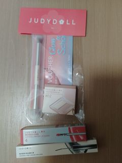 Judydoll 橘朵 迷你高光修容盤 highlight contour 連掃 鏡面水光唇露 lip gloss 精細纖細金屬睫毛膏 mascara64239249553026110