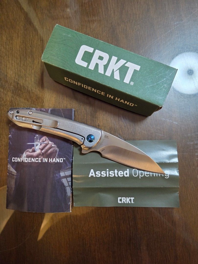 Knife Original Authentic (Category: Hiking & Camping) located in Santa Rosa. Submitted by blackxtarzero (Listing ID 1394992025, Image 2). Description: Original Knifes for Sale per Piece or take All ( Collection Knife not used) -SOG Snarl Fixed Bl@de With box 3000 -CRKT Delineation Folding Kn!fe With Box and Manuals 3000 *Take All Items 5500k Meetup Laguna Lalamove + Shipping Fee.