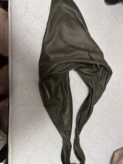 （分類：）位於 。 由 simply_selllll 提交（商品編號 1395084547，圖片 1）。簡介： 。