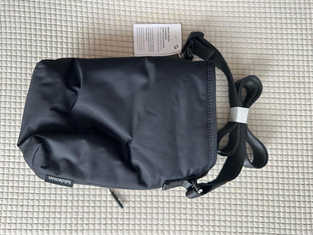 Lululemon water bottle cross body bag (Category: Cross-body Bags) located in Manila. Submitted by bokjoox (Listing ID 1395150508, Image 3). Description: BNWT LULULEMON water bottle crossbody - adjustable strap, front zip pocket for your phone, keys and cards. Available in multiple colors! Accepted Payment Options GCASH or COD. Items expected to arrive from the US by 3rd week of October. For inquiries, PM me for a prompt reply..