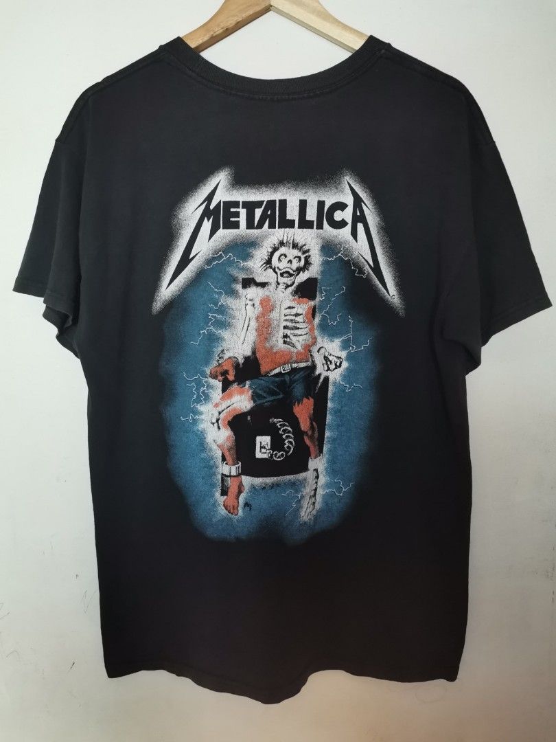 Metallica Ride The Lightning (Category: Tshirts & Polo Shirts ) located in Cebu City. Submitted by trex89 (Listing ID 1395020184, Image 2). Description: Black Metallica Ride The Lightning T-shirt. Features the album art on the front and back. The back graphic shows a man in an electric chair. The front graphic has the album title. The shirt has short sleeves. The copyright date is 2016..