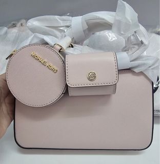 (Category: ) located in . Submitted by omniabeautyph. (Listing ID 1395030162, Image 1). Description: .