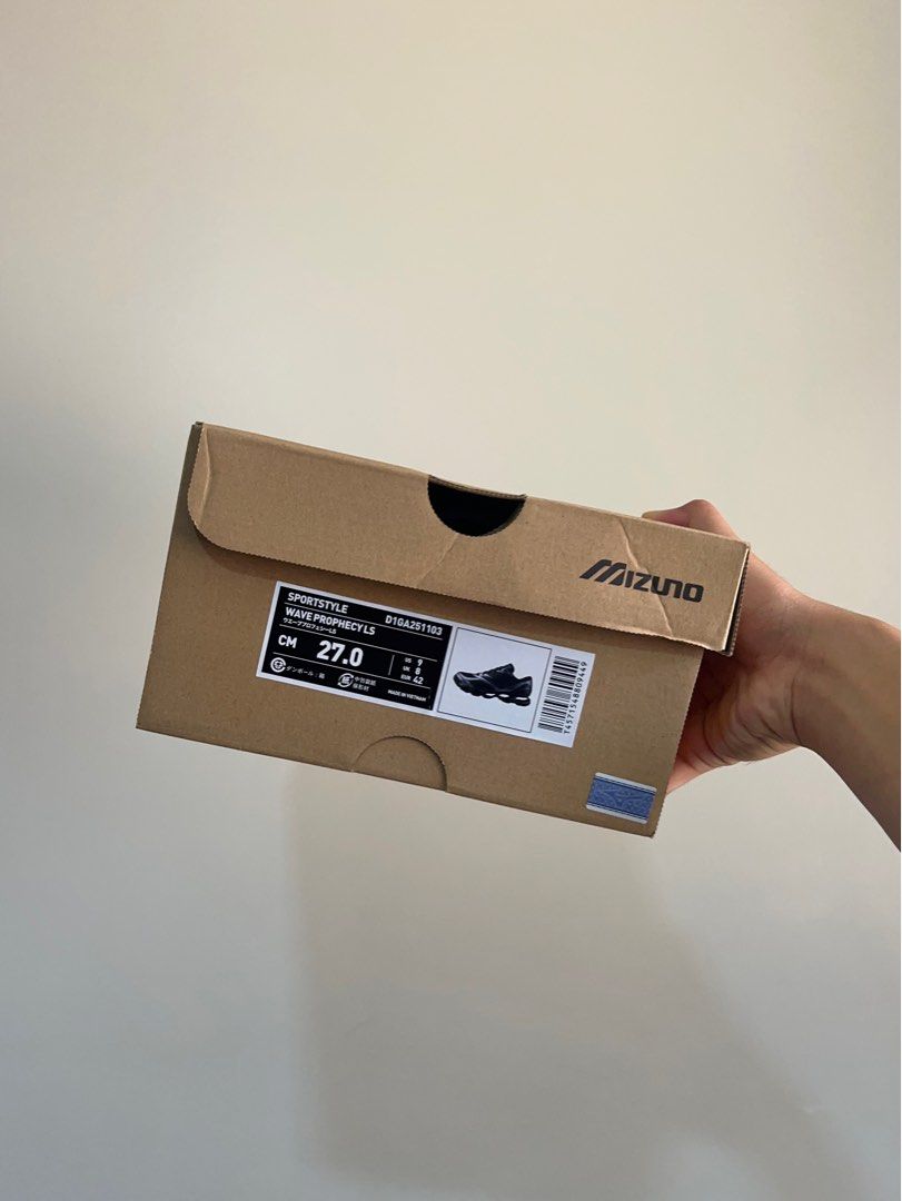 Mizuno Wave Prophecy LS Sneakers (Category: Sneakers) located in Quezon City. Submitted by samdolor (Listing ID 1395033326, Image 3). Description: Rfs: wrong size. Used this only twice. Comes with the original box..