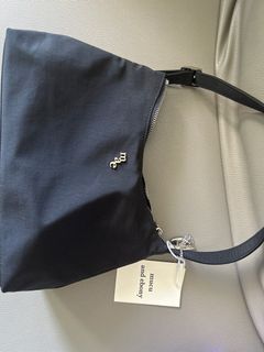 （分類：）位於 。 由 Momony 提交（商品編號 1394995773，圖片 1）。簡介： 。