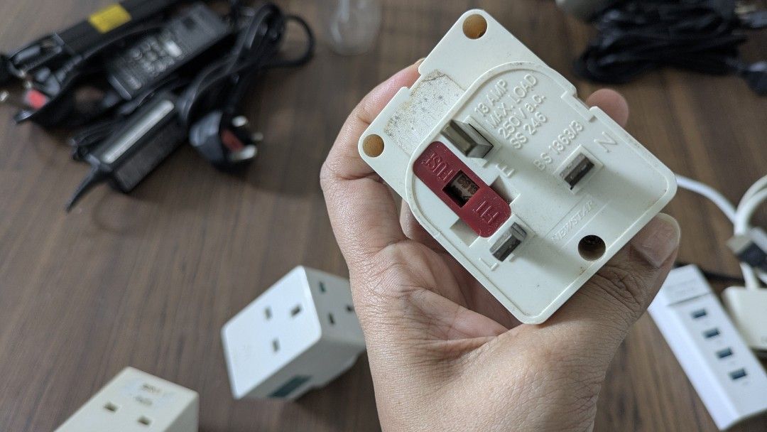 Multi-Plug Power Adapters (Category: Cables & Adaptors) located in Singapore. Submitted by 10_st_pal_07 (Listing ID 1395156607, Image 2). Description: - Multi-plug power adapter set - Includes various configurations - Some with surge protection - Fused for safety - Great for expanding outlets ping me if i want anything specific. quote ur own reasonable price.