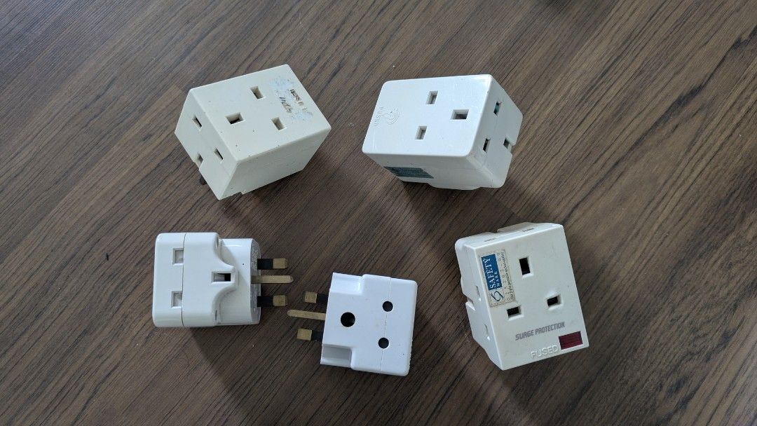 Multi-Plug Power Adapters (Category: Cables & Adaptors) located in Singapore. Submitted by 10_st_pal_07 (Listing ID 1395156607, Image 1). Description: - Multi-plug power adapter set - Includes various configurations - Some with surge protection - Fused for safety - Great for expanding outlets ping me if i want anything specific. quote ur own reasonable price.