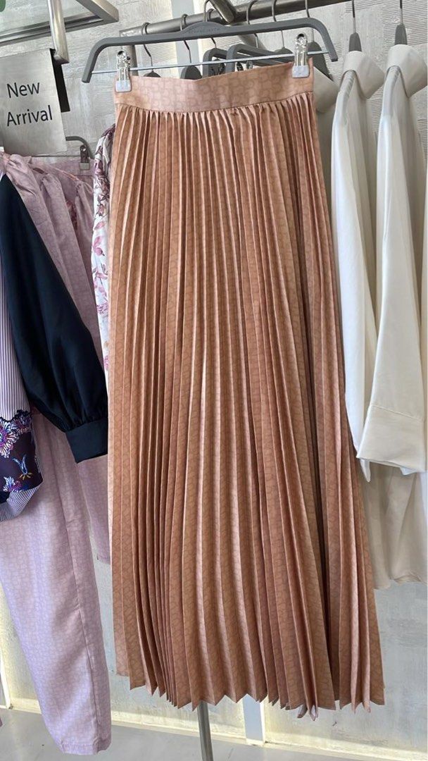 New Benang Jarum Viola Series Monogram Pleated Skirt Marigold