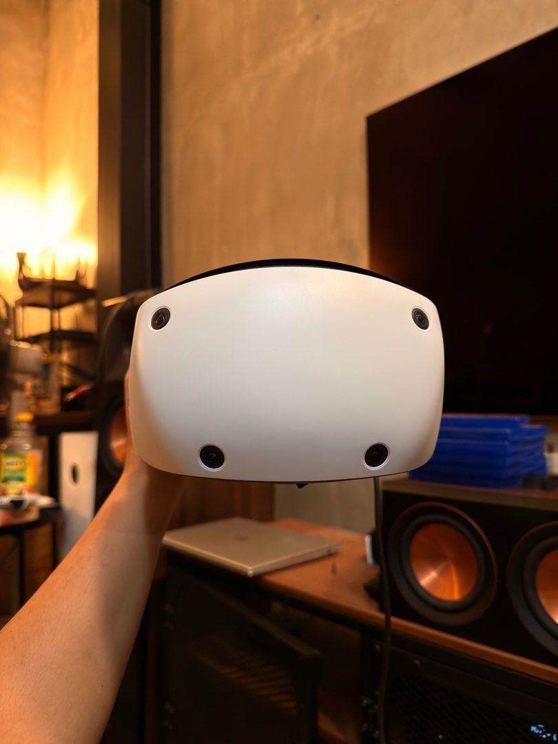 Playstation VR 2 (Category: Virtual Reality) located in Mandaluyong City. Submitted by seungwand (Listing ID 1395002031, Image 2). Description: Playstation VR 2 - Bought last March 31, 2023 - Bought for 34,790 - Selling for 20,000 - Barely used, only used for less than 10 times - properly maintained and stored.