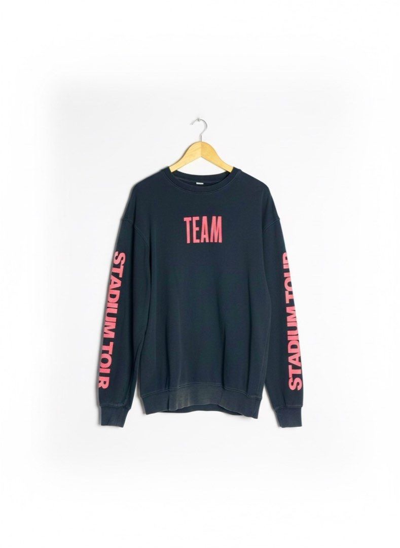 Stadium Tour Crewneck Sweatshirt (Category: Coats, Jackets and Outerwear) located in Caloocan City. Submitted by mikeeeeemike (Listing ID 1394986657, Image 1). Description: Size M on Tag Condition 8.5/10 issue minimal crack prints and pinholes, faded hem .