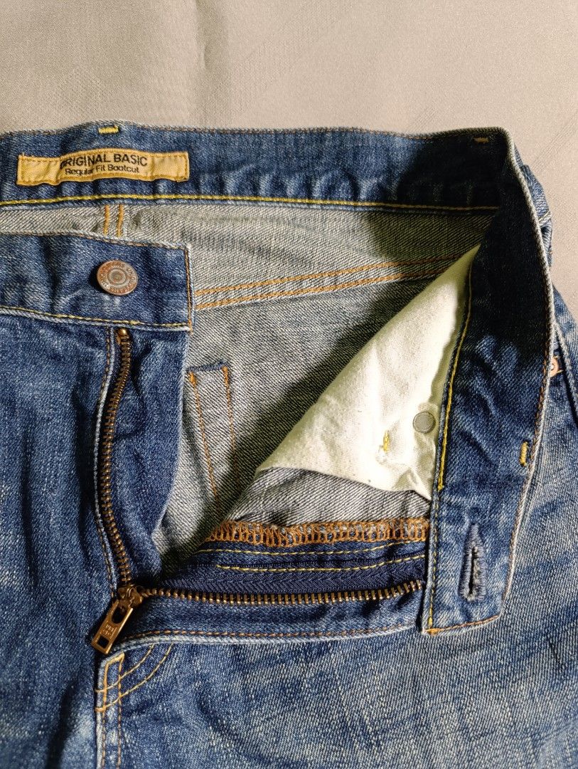 Uniqlo Men's Uniqlo Original Basic Regular Fit Boot Cut Jeans (Category: Jeans) located in Floridablanca. Submitted by shierlyqui32911 (Listing ID 1395087794, Image 3). Description: Uniqlo Men's Uniqlo Original Basic Regular Fit Boot Cut Jeans Dimes: 33x43 Price : 430+sf Courier: J&t express Mod: Gcash Note: Need wash First to pay will get the item.