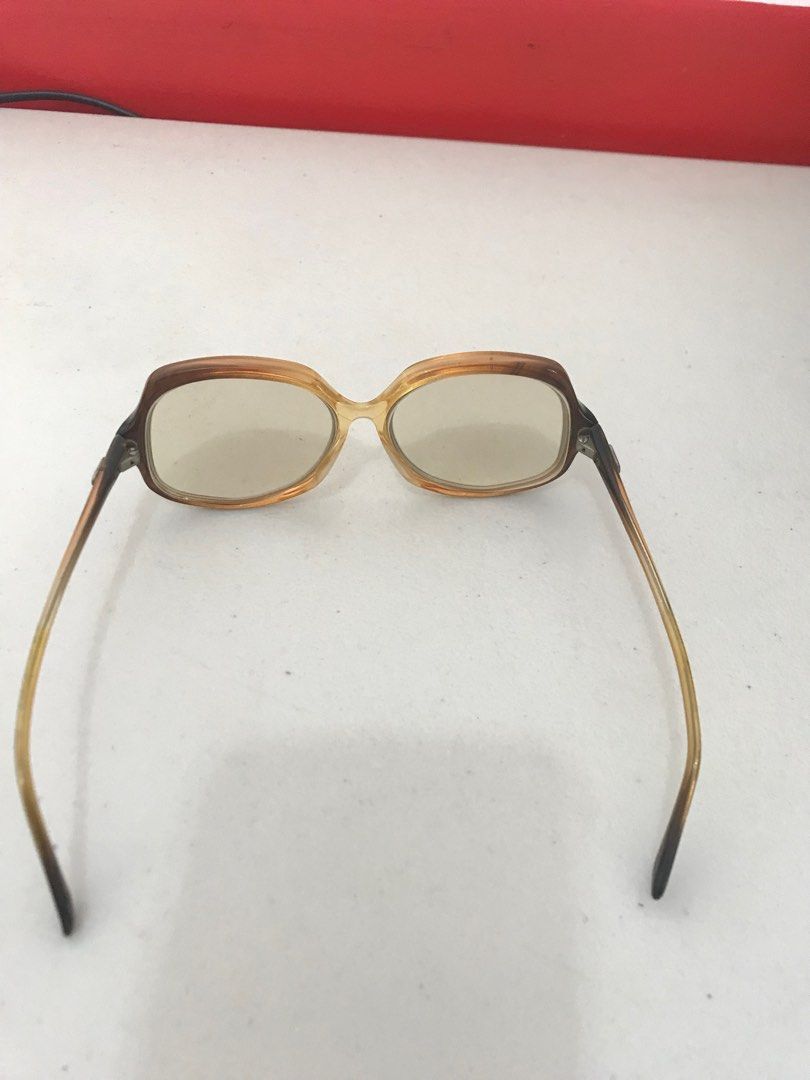 Vintage eyeglasses fits medium frame (Category: Sunglasses & Eyewear) located in Tuguegarao City. Submitted by rox_onlineshop (Listing ID 1395005567, Image 2). Description: Vintage eyeglasses Palitan ang lens Mabigat Naka pal ang lens .