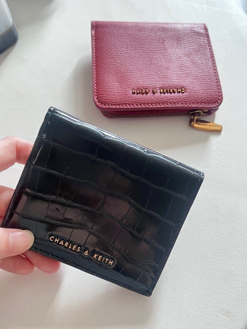 Wallet Cardholder (Category: Wallets & Card Holders) located in Singapore. Submitted by cloyyds (Listing ID 1395060708, Image 2). Description: 1 For $19 2 For $29 Foc Flat storage Pouch.