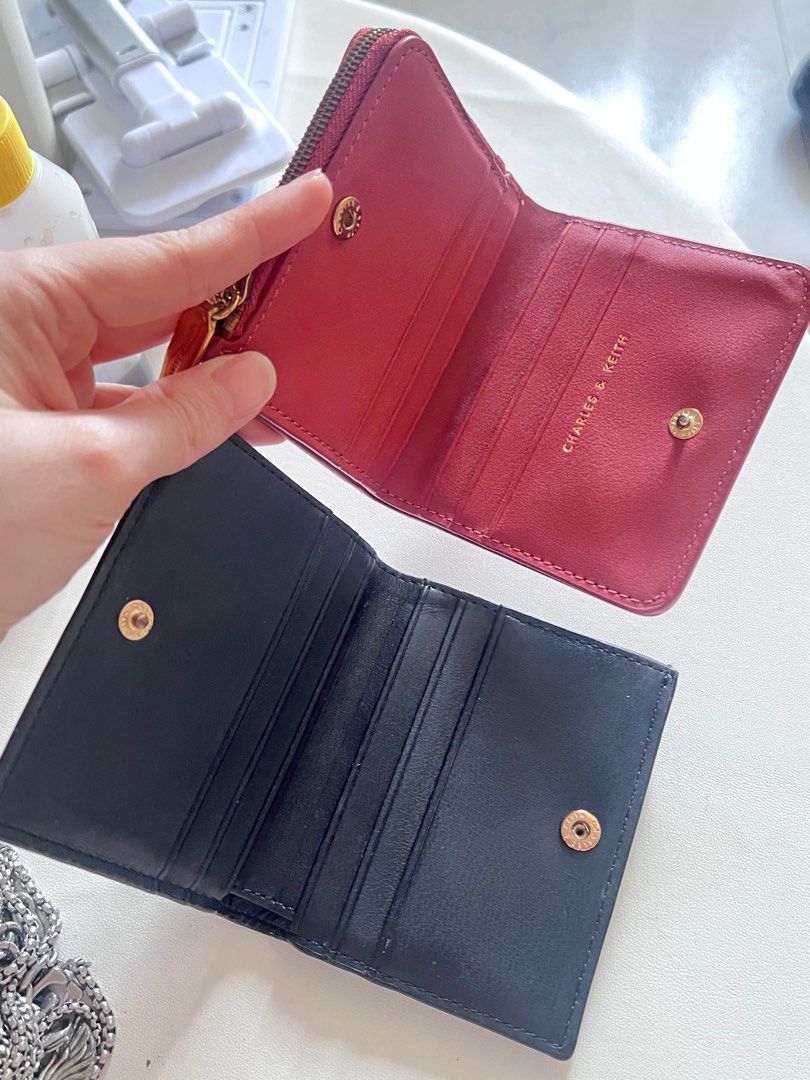 Wallet Cardholder (Category: Wallets & Card Holders) located in Singapore. Submitted by cloyyds (Listing ID 1395060708, Image 5). Description: 1 For $19 2 For $29 Foc Flat storage Pouch.